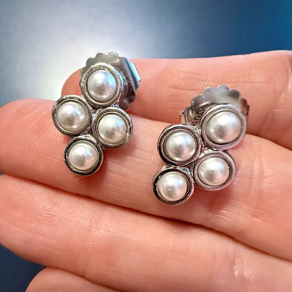 Pair of Vintage Lia Sophia Silver Tone Earrings - Picture 6 of 8